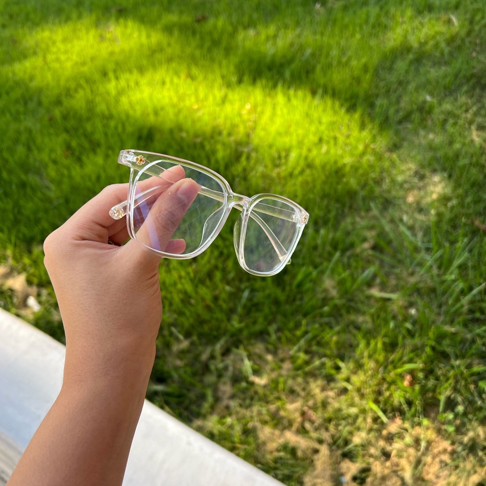 Transparent glasses - Picture 2 of 3